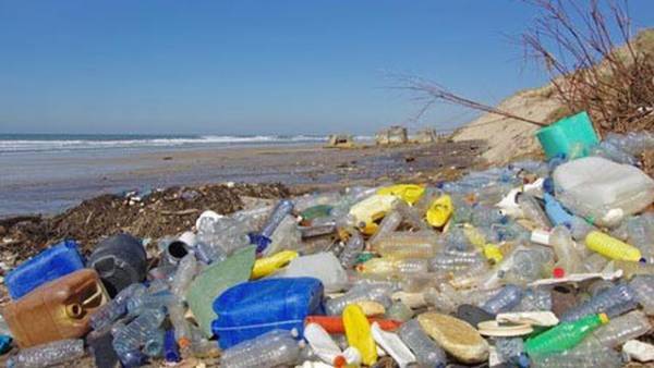 pengelolaan limbah plastik kurangi pemborosan SDA