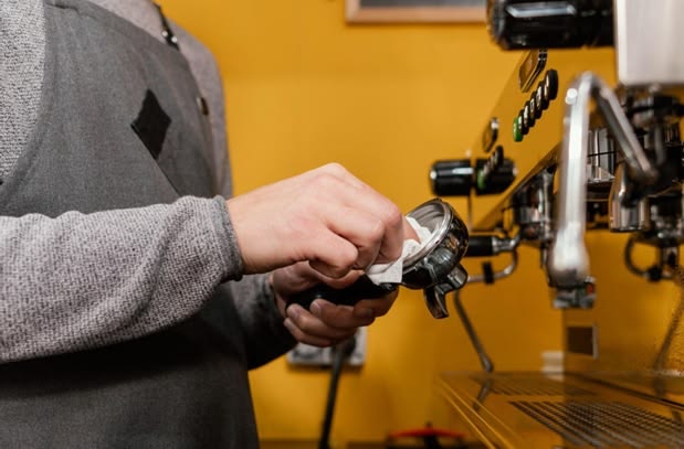 tanda mesin kopi membutuhkan pembersihan