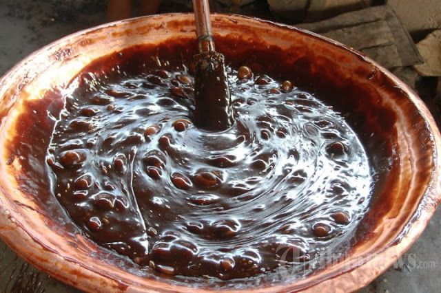 Cara Mengaduk Adonan Dodol Sampai Kalis